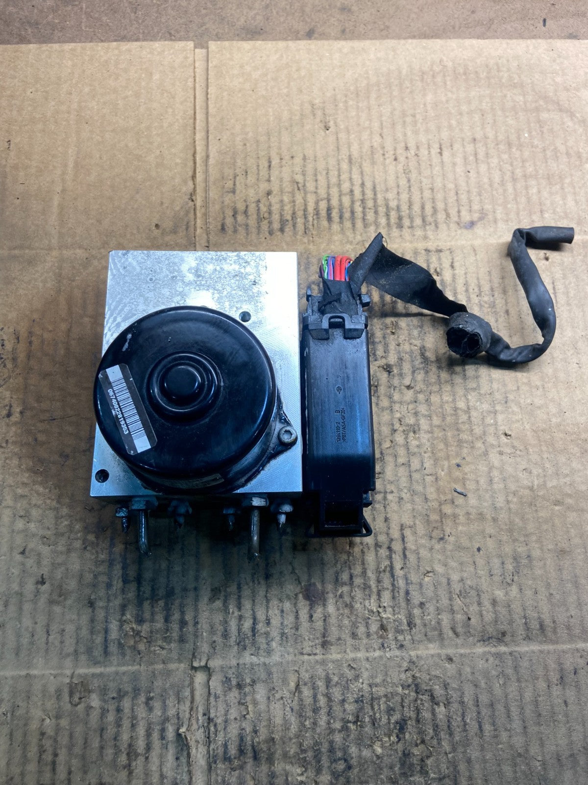 2002 to 2005 Mercedes W204 C230 C320 ABS Anti Lock Brake Pump Module y4387 DG0