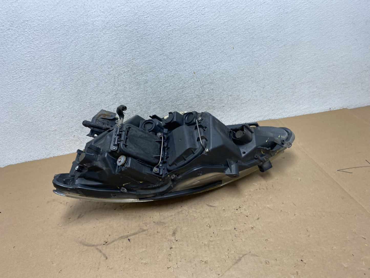 2006 - 2010 Lexus IS250 Right Passenger RH Side Xenon Headlight AG4252 DW9