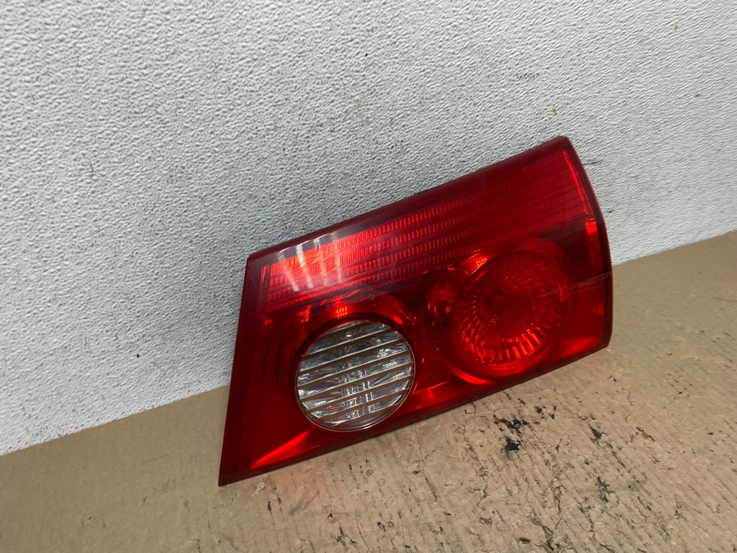 2006 to 2010 Toyota Sienna Right Passenger RH Inner Tail Light AF7127 DW2