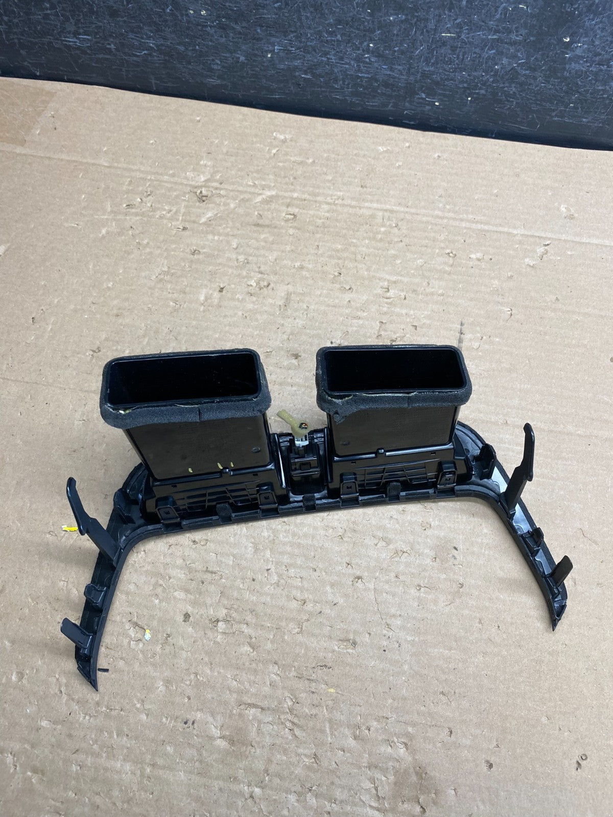2016 2018 Nissan Maxima Center Dash Vent Ac Air Vent Trim Panel Bezel AG6456 DG4