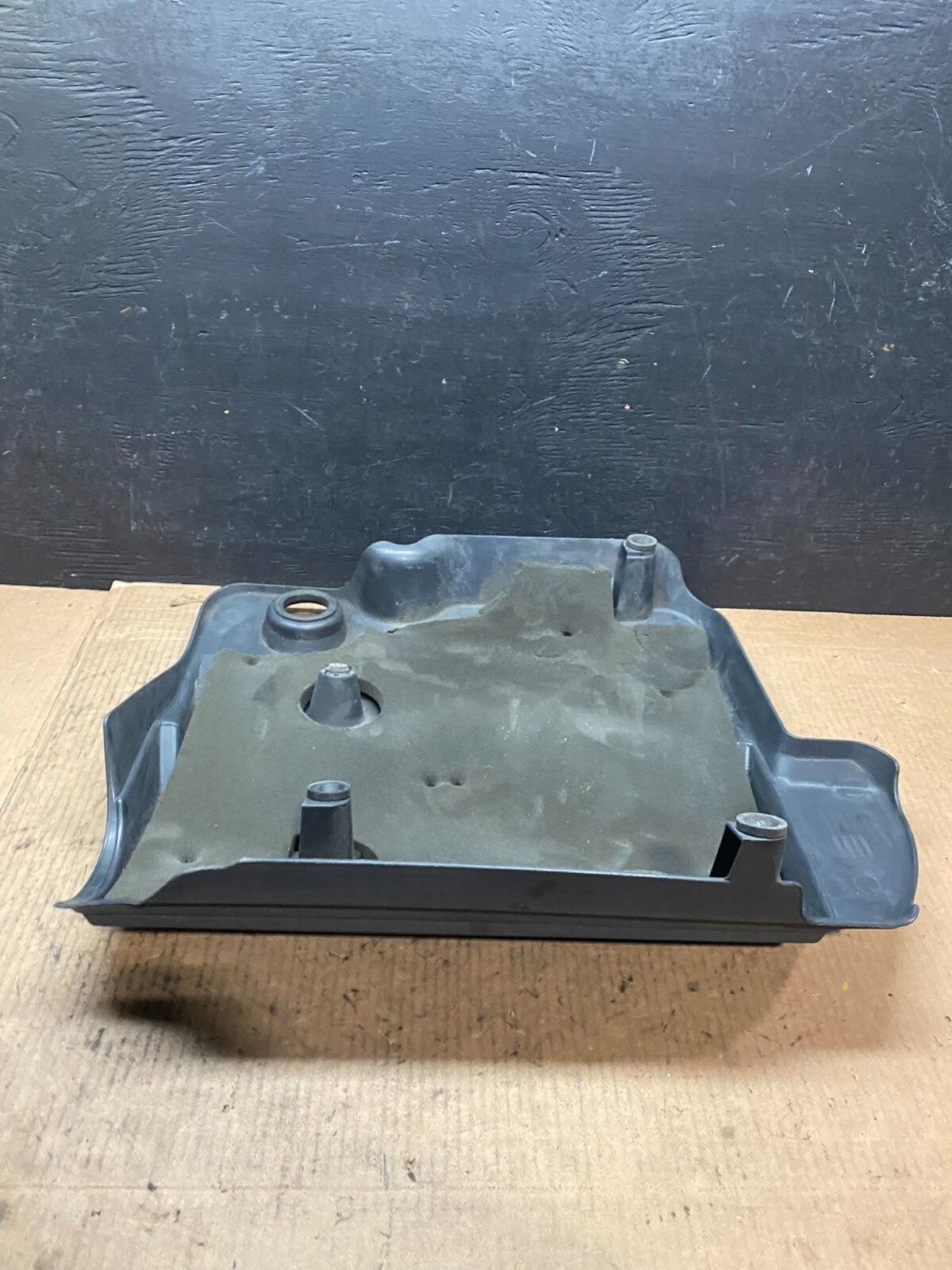 2010 to 2012 Chevrolet Equinox V6 VVT Plastic Engine Cover Shield G2889 DG14
