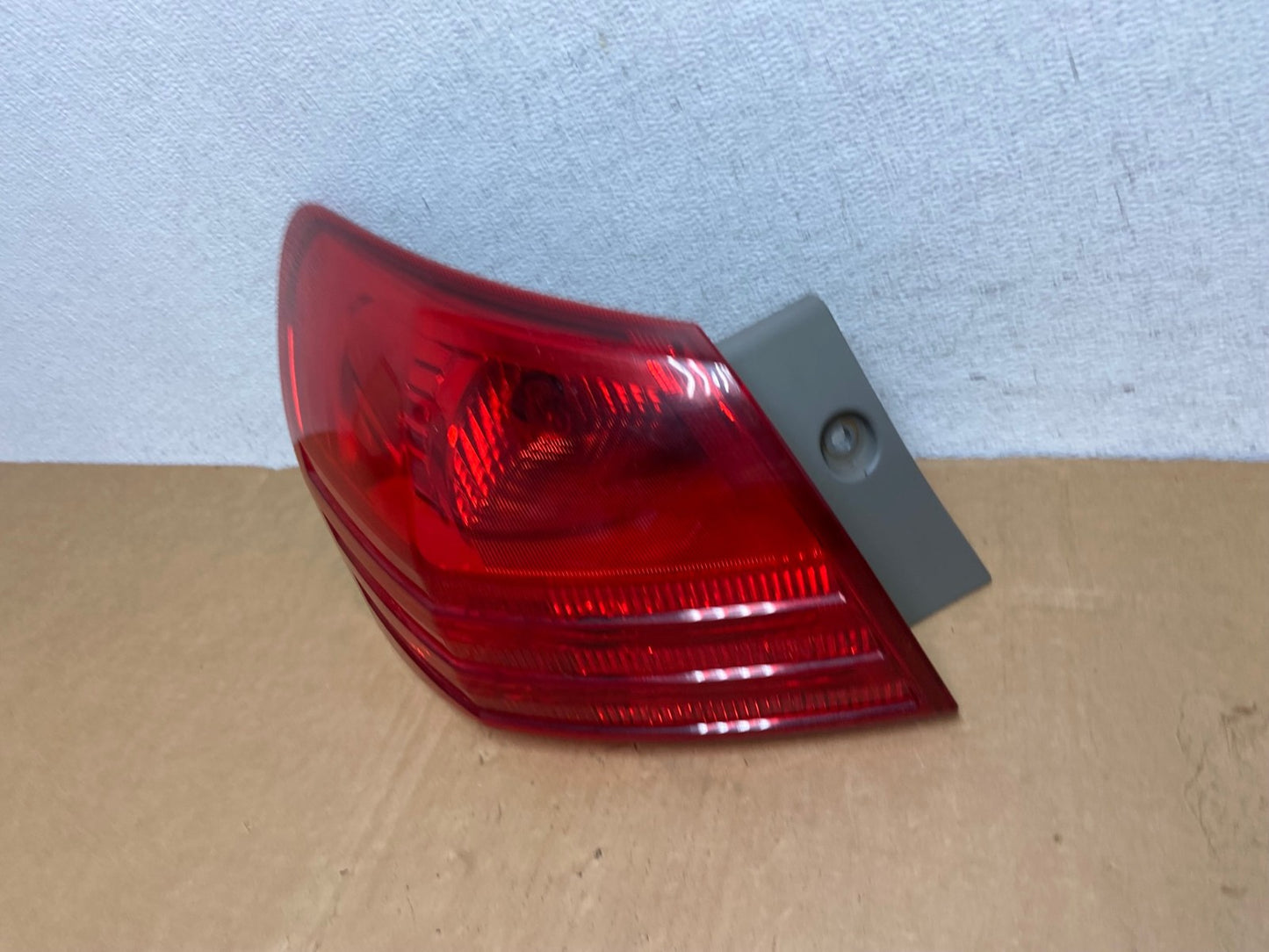 2008 to 2015 Nissan Rogue Left Driver Lh Side Tail Light AC8410 LK1