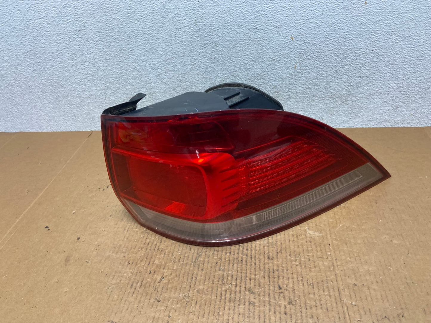 2010-2014 Volkswagen Golf MK6 Wagon Right Passenger Tail Light AE1149 LK0