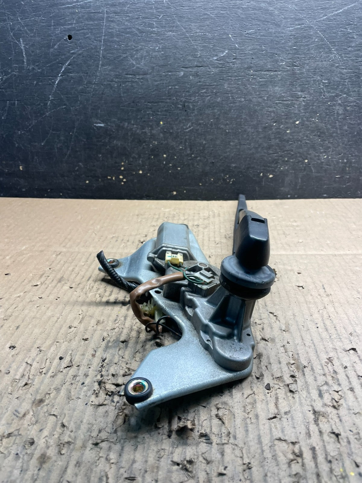 2003 to 2011 Honda Element Rear Windshield Washer Wiper Motor U9111 DG3