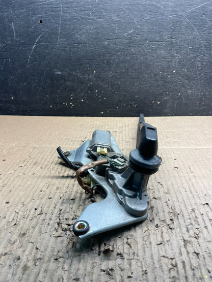 2003 to 2011 Honda Element Rear Windshield Washer Wiper Motor U9111 DG3