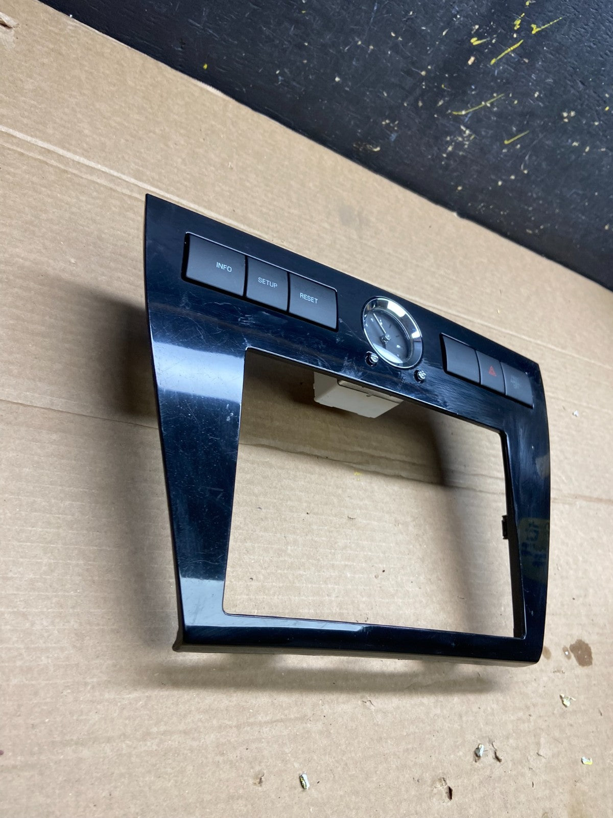 2006 to 2009 Ford Fusion Center Dash Radio Clock Bezel Trim OEM W0240 DG2