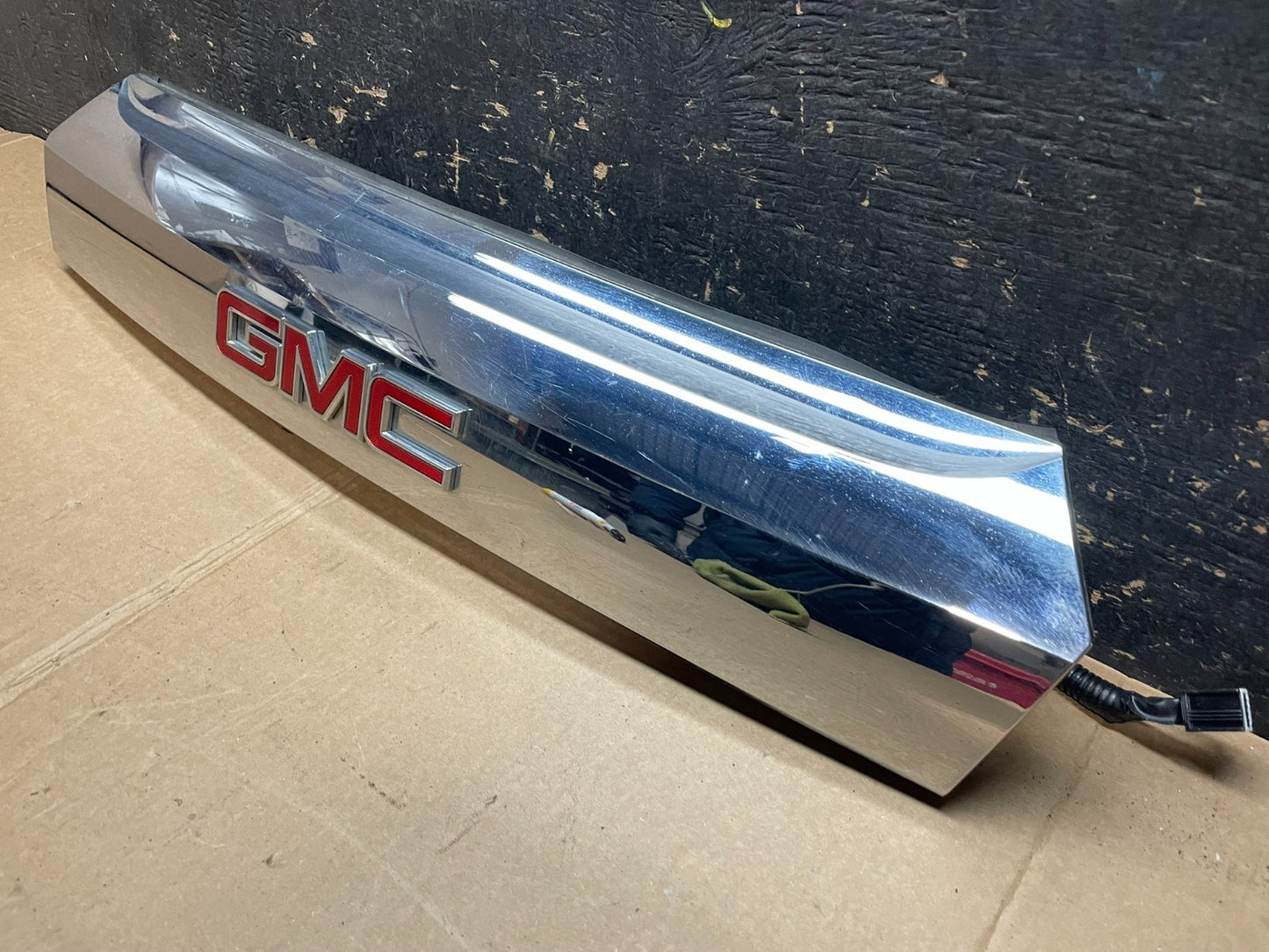 2010-2015 Gmc Terrain Lift Gate Handle Trim Back Up Camera 20942264 Z5737 DG2