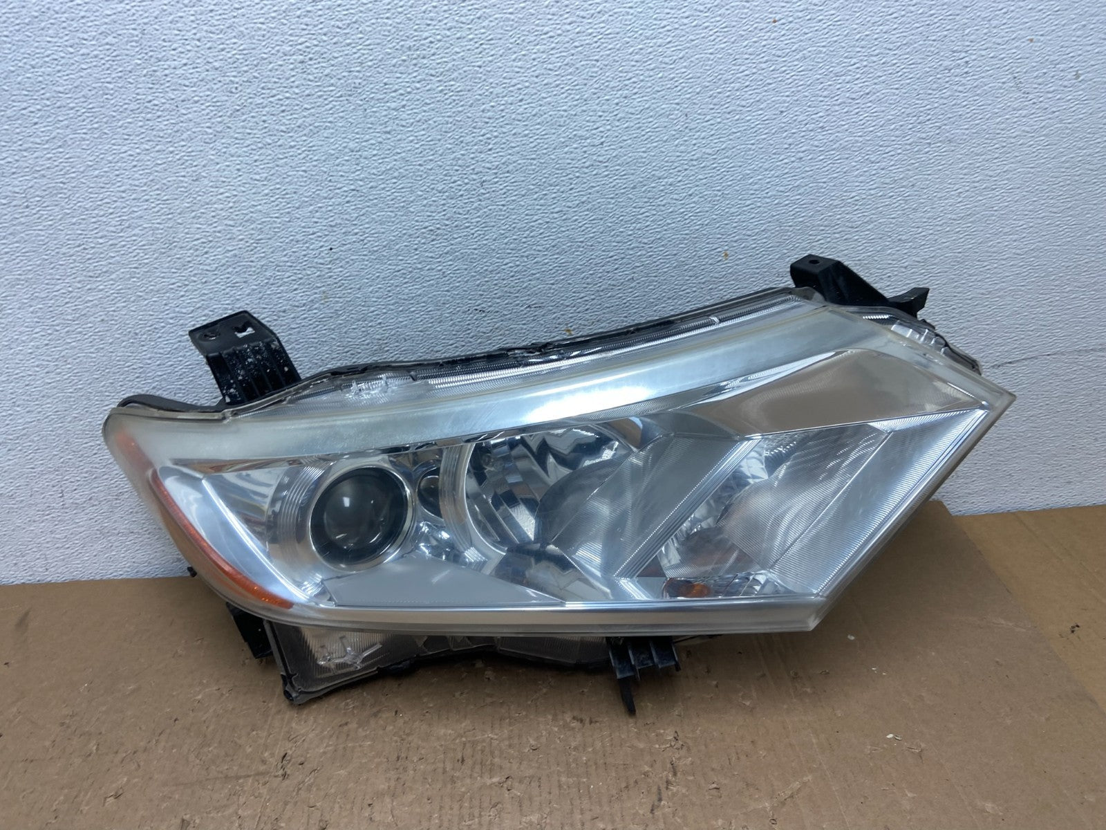 2012 to 2017 Nissan Quest Right Passenger RH Headlight Halogen AD8256 DW0