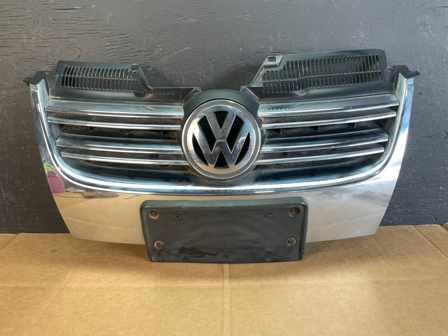 2005-2010 Volkswagen Jetta Front Upper Grille Grill Chrome AE0813 DG0