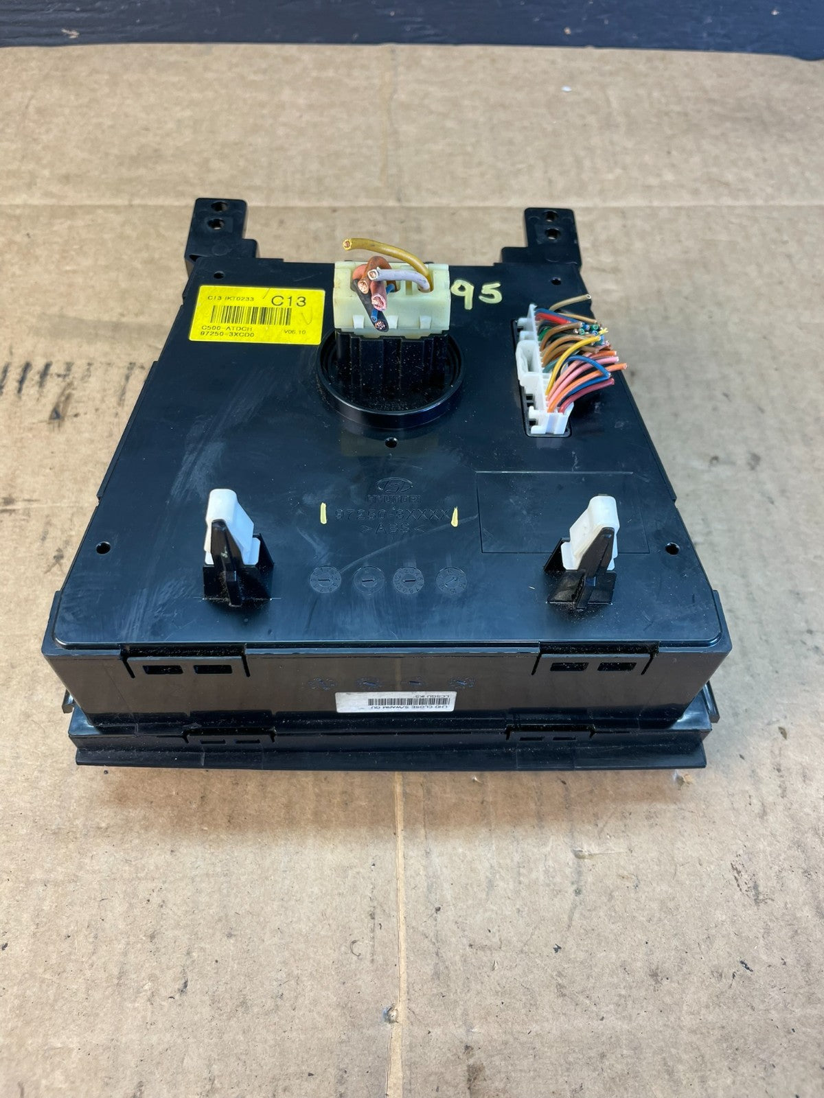 2011 - 2013 Hyundai Elantra Center Heater A/C AC Climate Control Panel AC5195 DG7