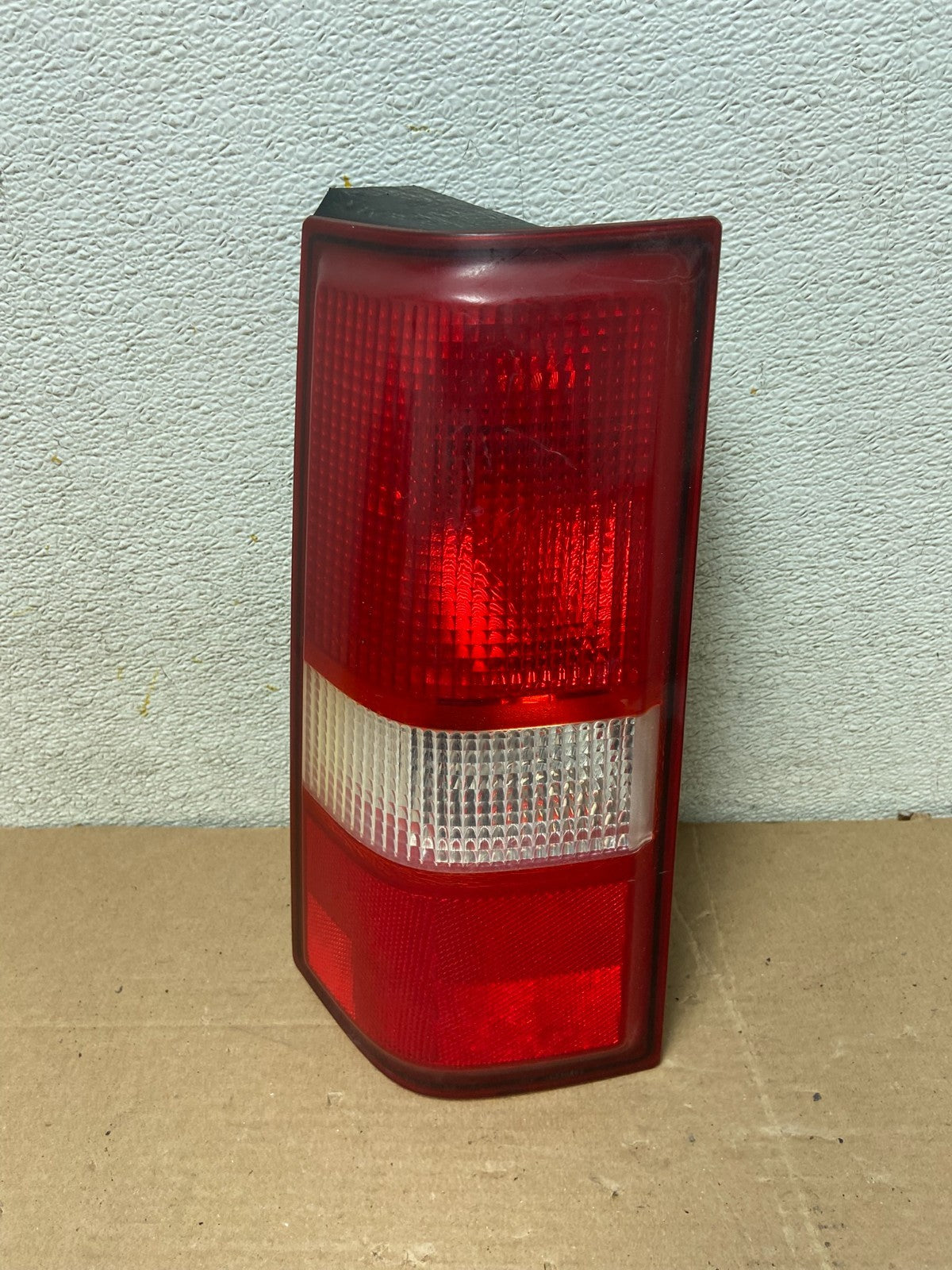 2003 to 2017 Chevrolet Express 1500 Left Driver Side Tail Light Oem Q8907 DW0