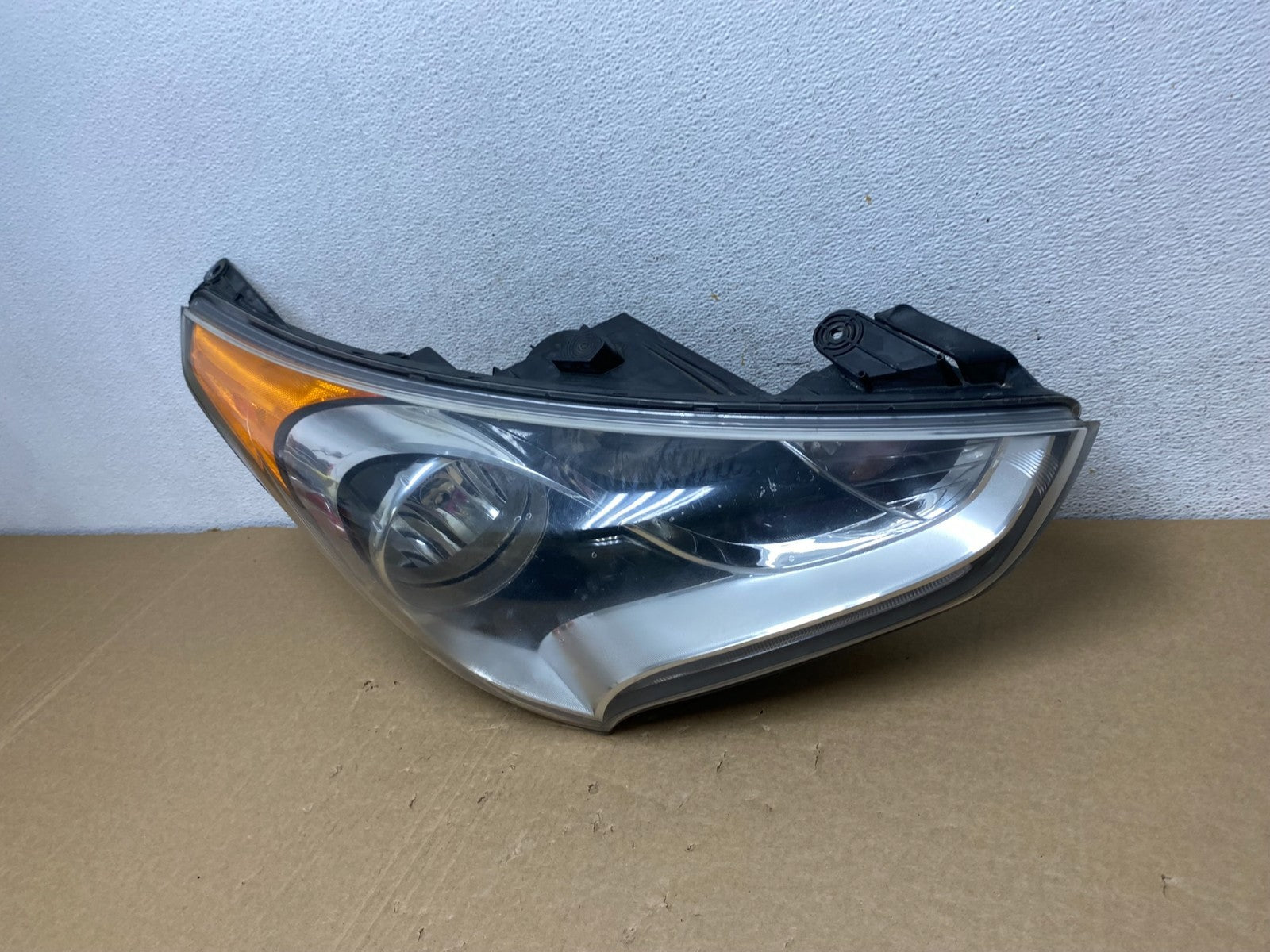 2012 - 2017 Hyundai Veloster Right Passenger RH Halogen Headlight AF7312 DW1