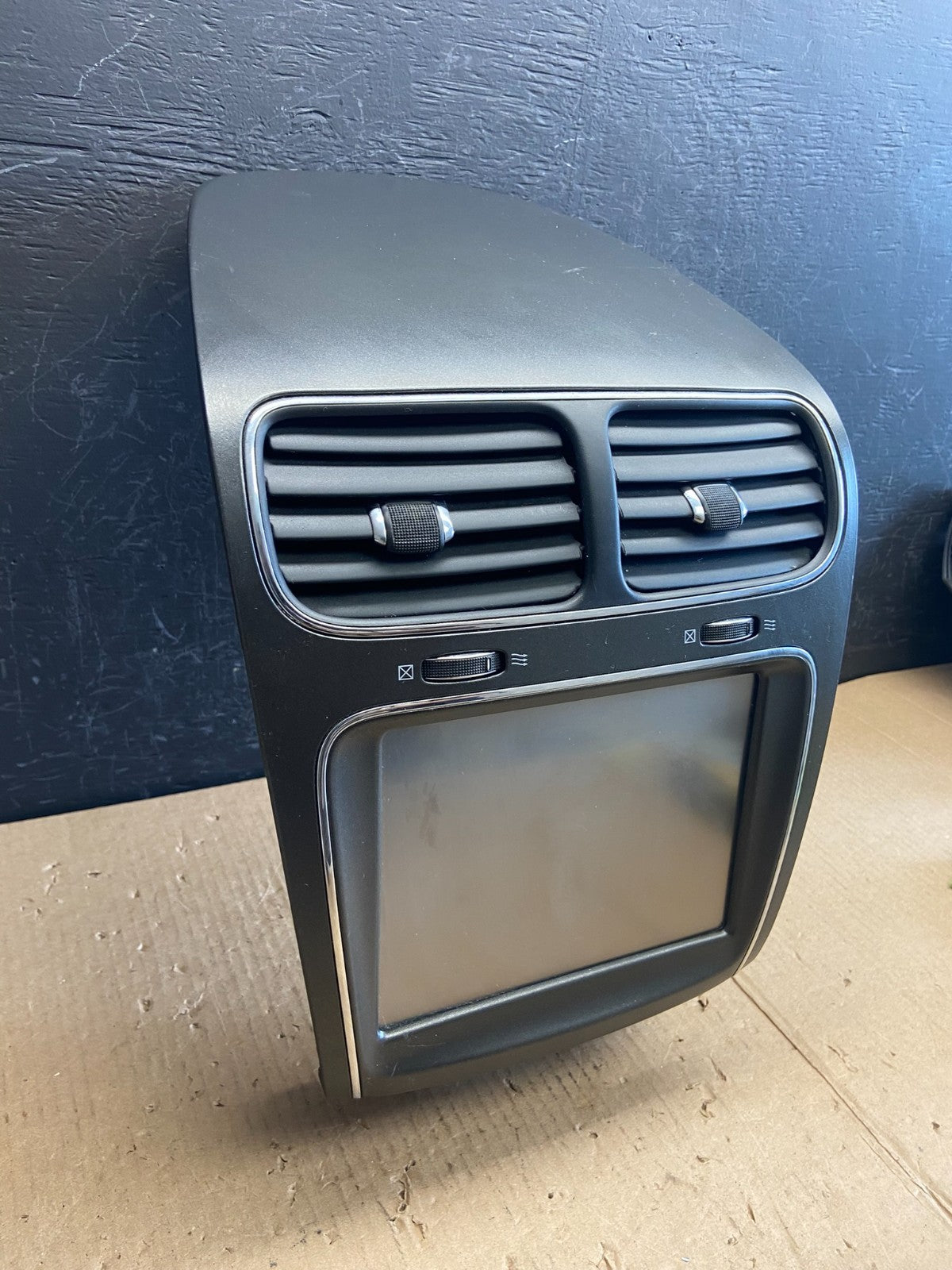 2011 to 2019 Dodge Journey 8.4 Radio Display Screen Air Vents AE3925 DG2