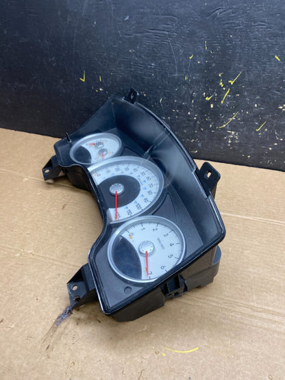 2005 Dodge Durango Speedometer Instrument Cluster Gauge W6529 DG2