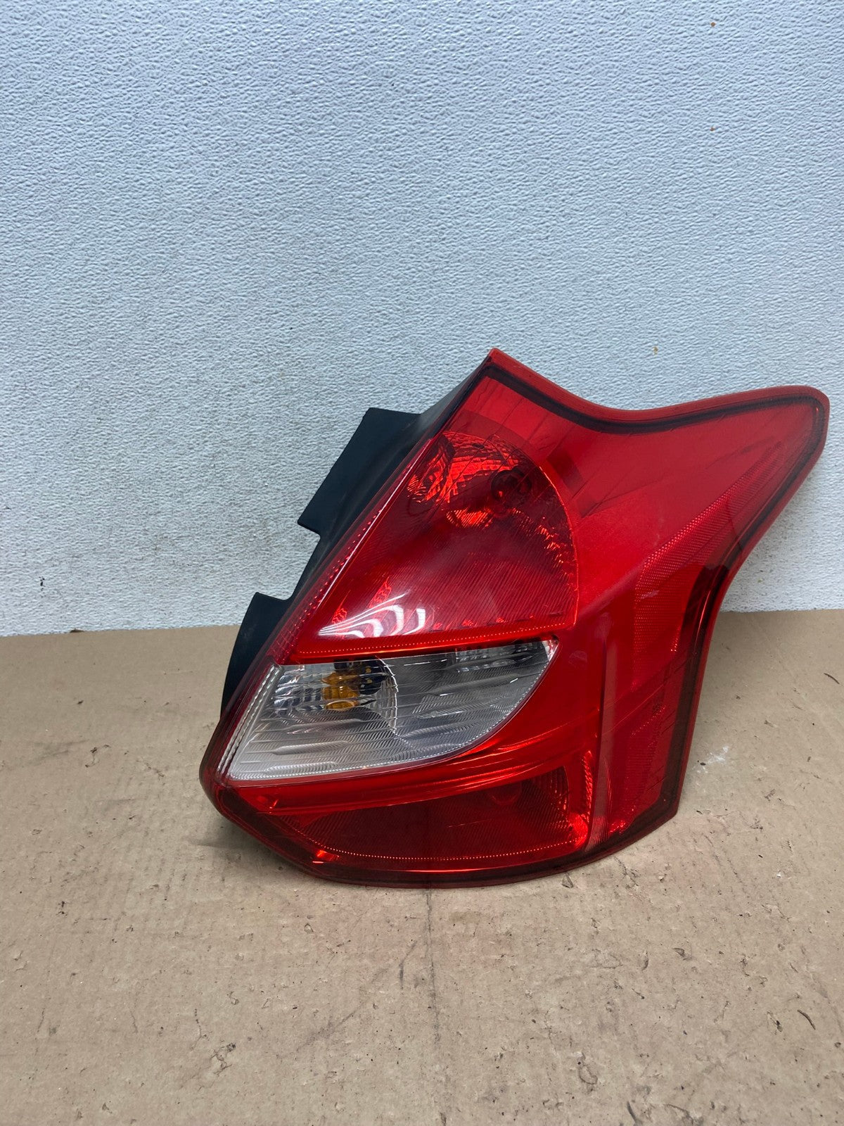 2012-2014 Ford Focus Hatchback Right Passenger Side Rh Tail LIght AG4927 LK0