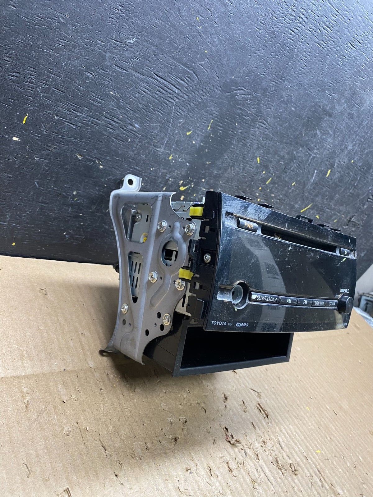 2006 to 2009 Toyota Prius OEM Radio AM/FM CD Player Oem V1618 DG2