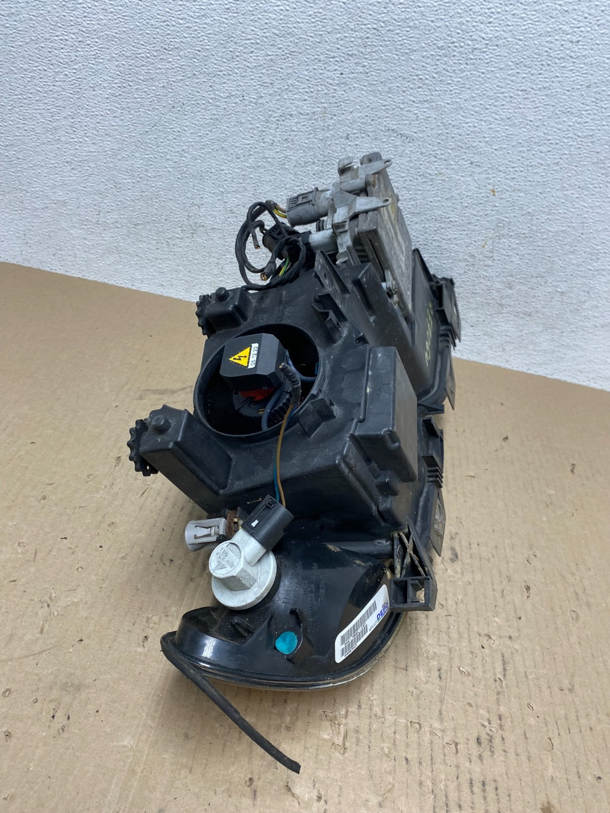 2002 to 2005 BMW 3 E46 Sedan Left Driver LH Xenon HID Headlight AE7064 DW9