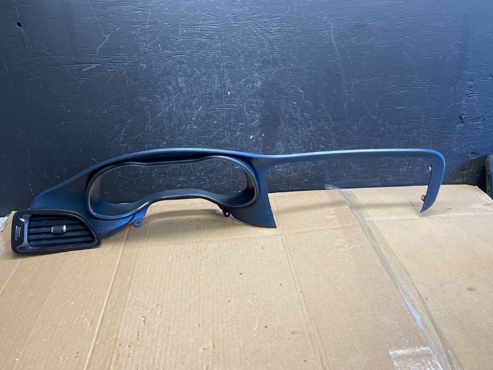 2015-2017 Chrysler 200 Speedometer Cluster Dash Bezel Trim W/ Vent ad2131 DG3