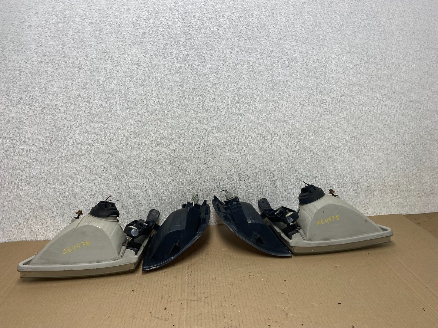 2001 2002 2003 Toyota Sienna Left+Right Side Set Headlights Halogen AE9578 DW7