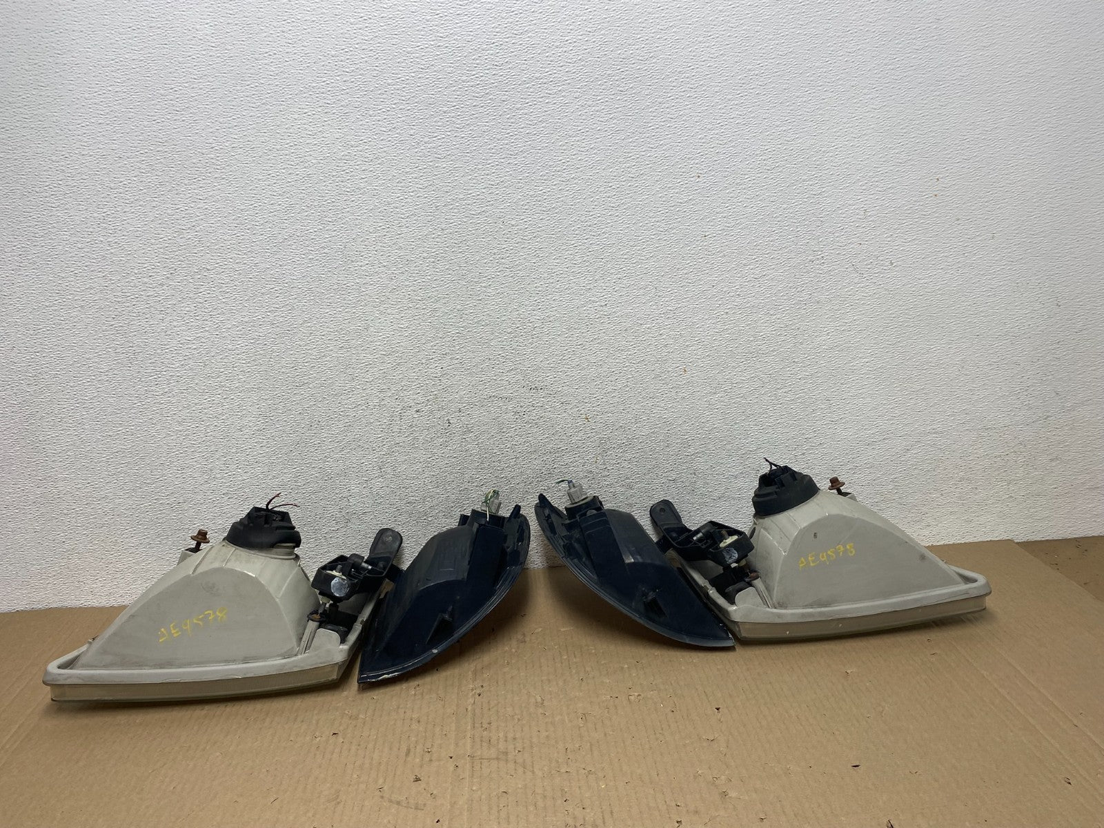 2001 2002 2003 Toyota Sienna Left+Right Side Set Headlights Halogen AE9578 DW7