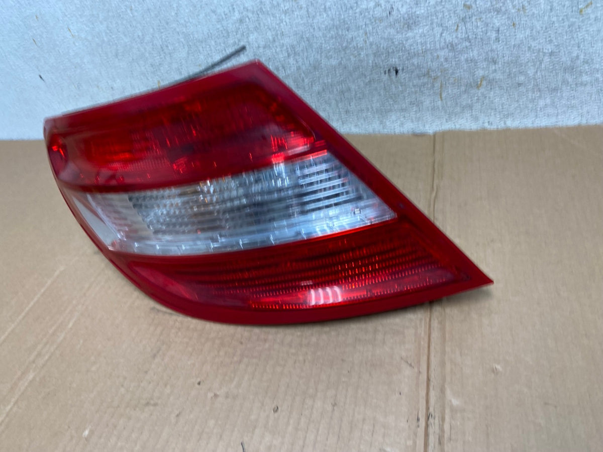 2008 2009 2010 2011 Mercedes C-Class Left Driver Side Tail Light AI3791 LK1