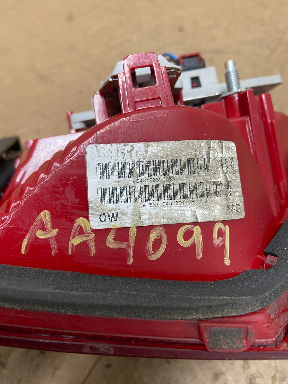 2012 to 2015 Volkswagen Passat Right Passenger Tail light inner Oem AA4099 DW6