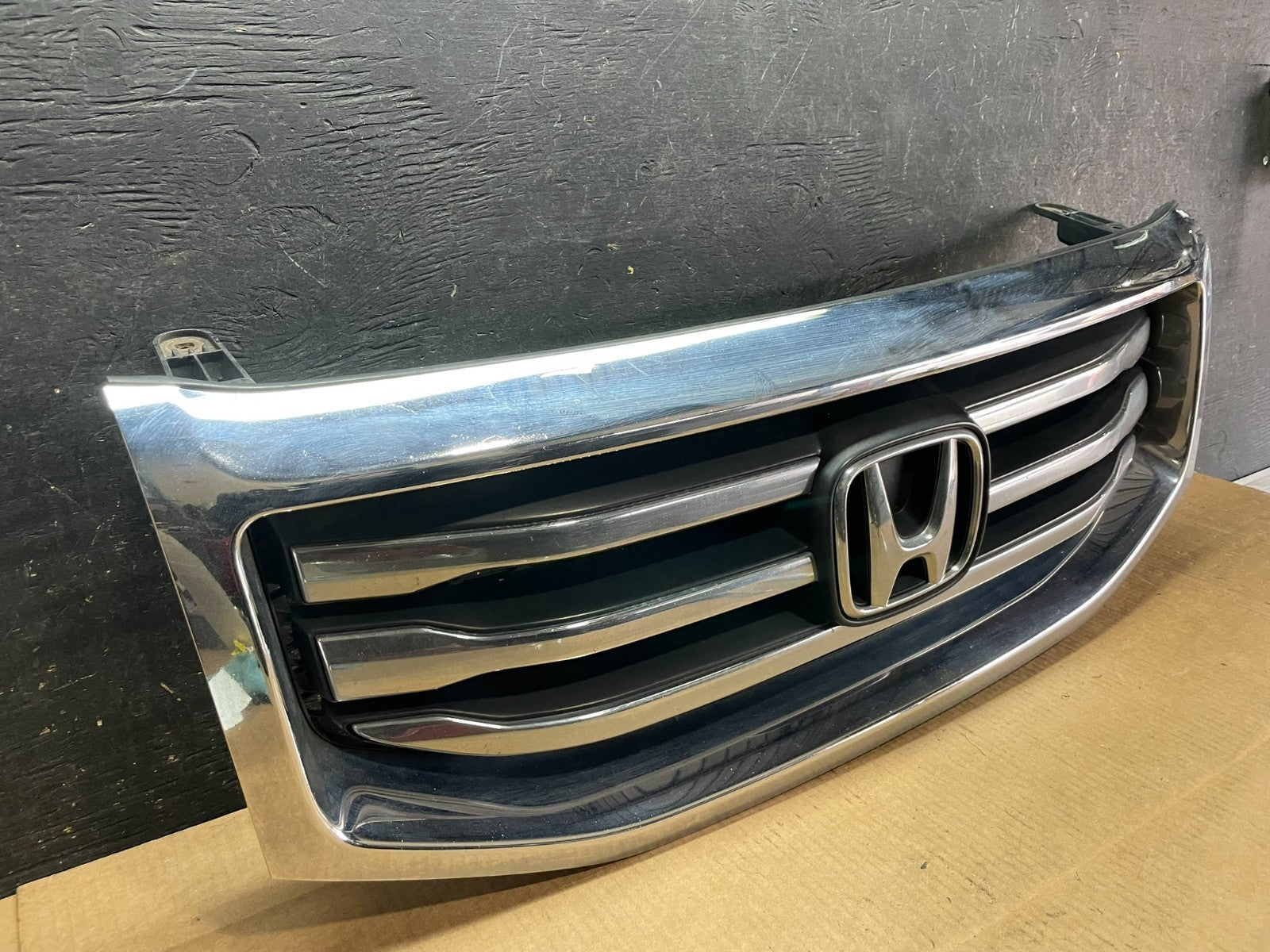 2012 to 2015 Honda Pilot Front Upper Grill Grille OEM AA9136  DG1
