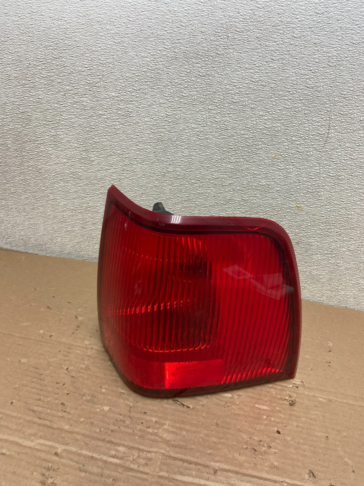 2003 to 2006 Lincoln Navigator Right Passenger Side Tail Light Oem AB1442 LK0