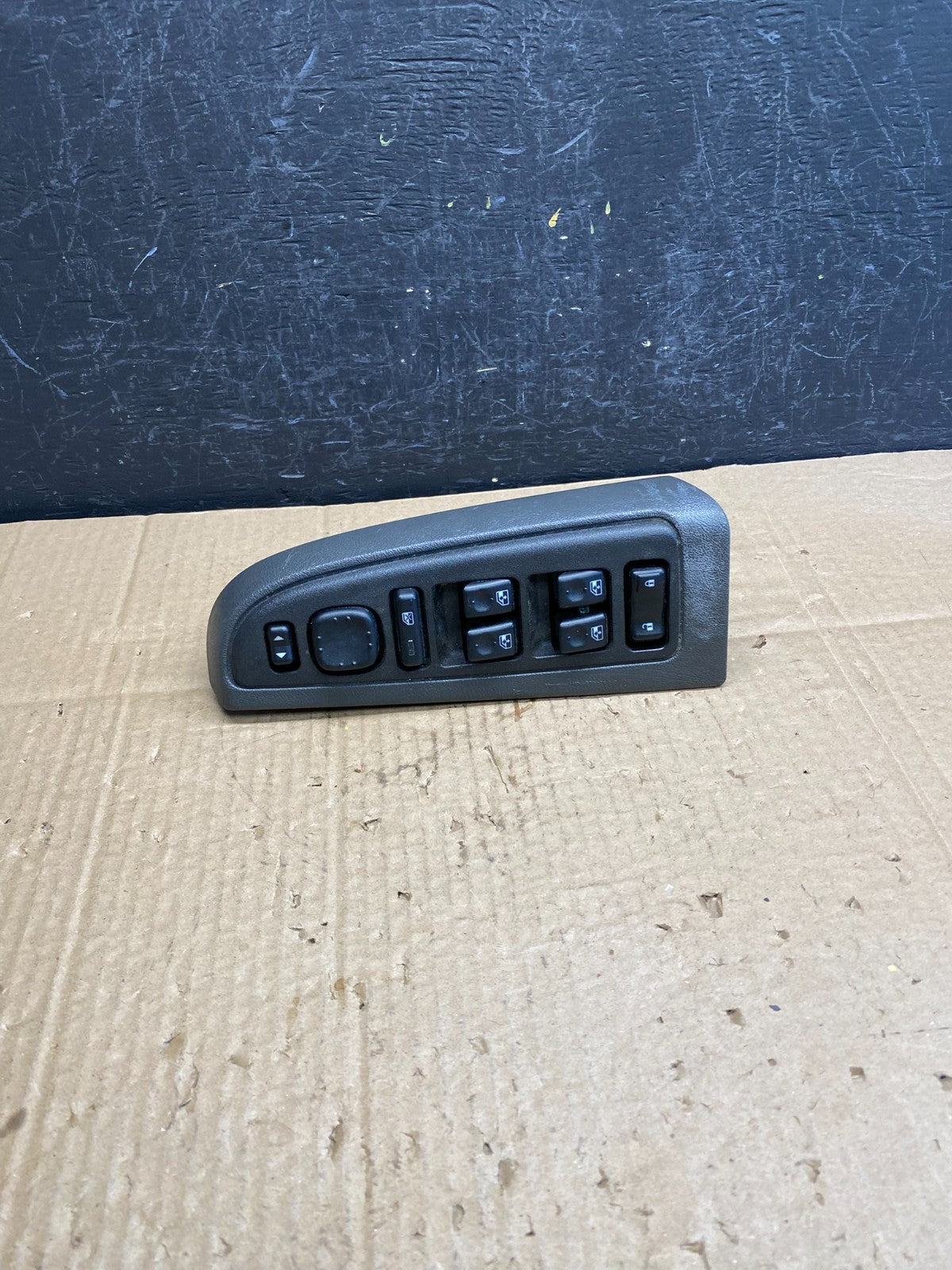 2003-2006 Chevrolet Silverado Driver Side Master Window Switch AC9565 DG1