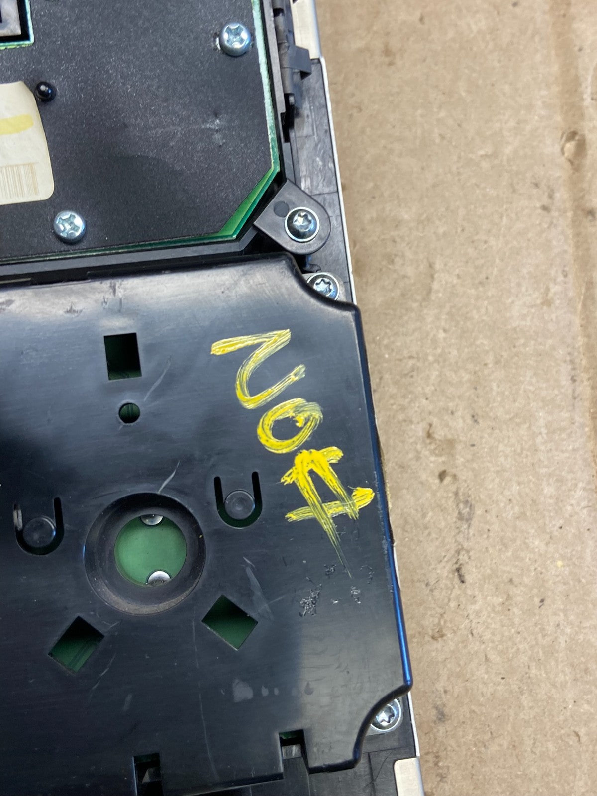 2004 to 2007 Infiniti QX56 Radio Player Climate Control Panel Bezel AE1965 DG8