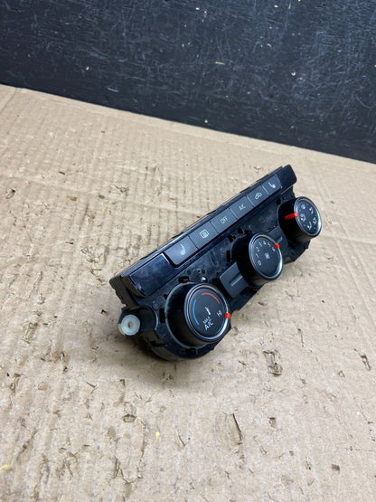 2013-2015 Volkswagen Tiguan Front Center Console Climate Control AD1962 DG1