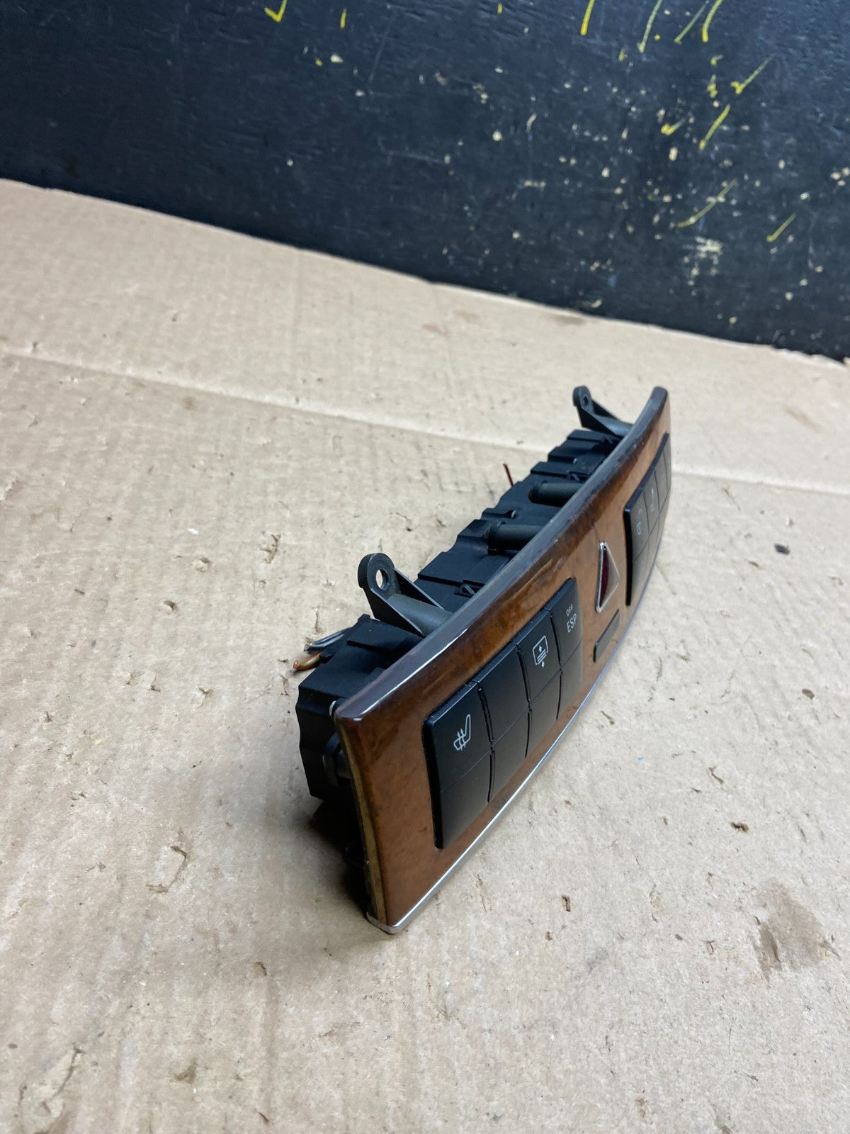 2005 - 2007 Mercedes C230 C240 Center Console Switch Control Unit Y2371 DG1