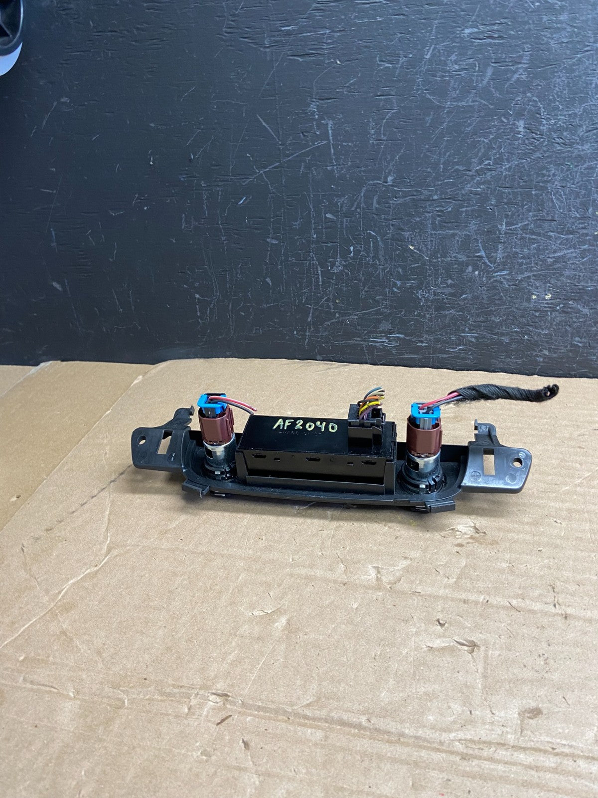 2007 - 2014 Chevrolet Tahoe Yukon Pedal Traction Control Switch AF2040 DW3