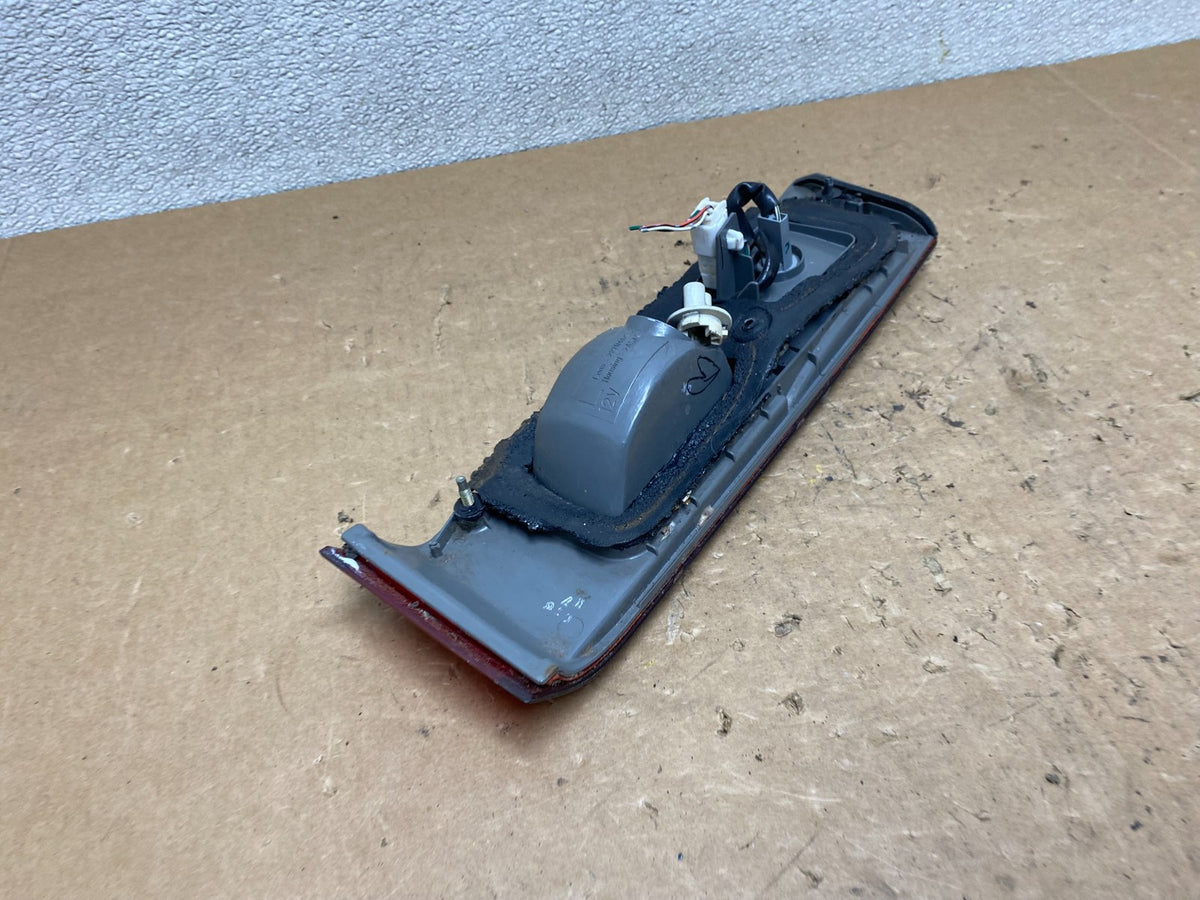 1997 1998 1999 Toyota Camry Tail Light Inner Left Driver LH Inner V5571 DW9