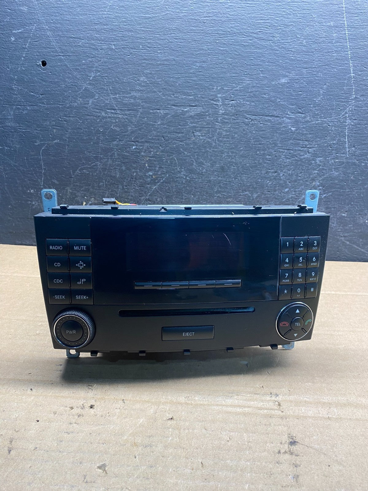 2005 2006 2007 Mercedes W203 C230 C240 Head Radio CD Player Stereo AE8162 DG0