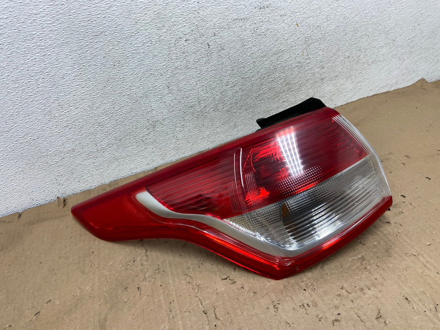 2013 to 2016 Ford Escape Left Driver LH Side Tail Light AE9391 LK2