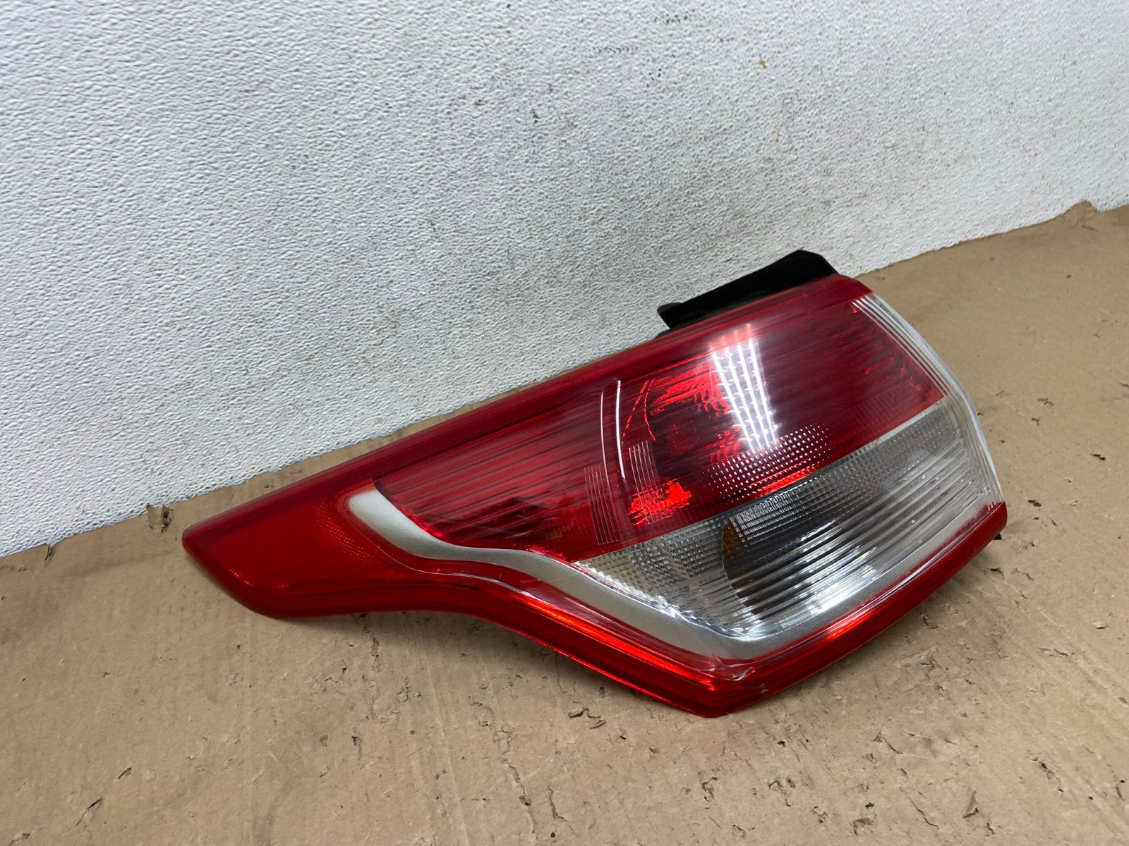 2013 to 2016 Ford Escape Left Driver LH Side Tail Light AE9391 LK2
