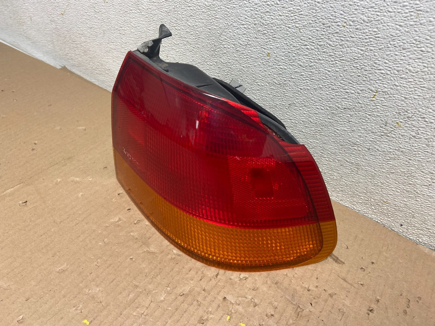 1996-1998 Honda Civic Coupe 2-Dr Right Passenger Tail Light D8991 OEM1