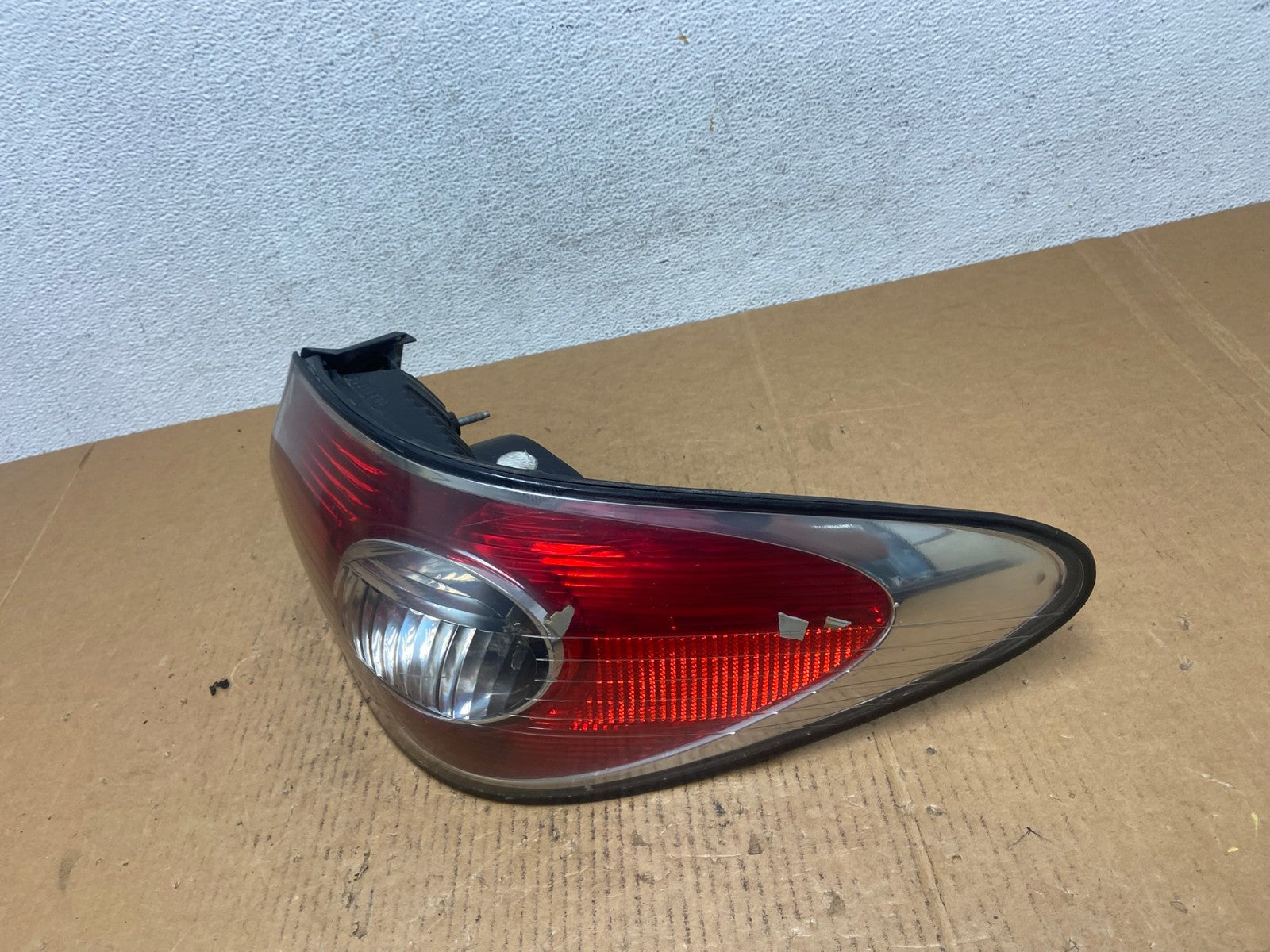 2002 to 2004 Lexus ES300 ES330 Right Passenger Side Tail Light AE0449 LK1