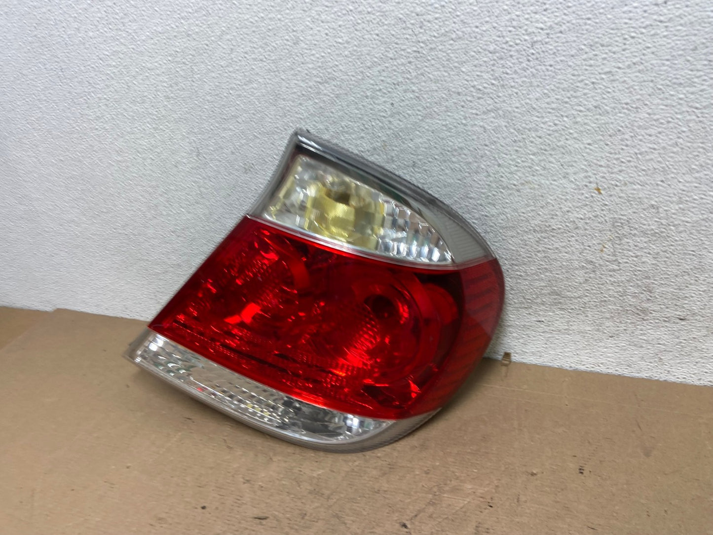 2005 to 2006 Toyota Camry Tail Light Right Passenger Side AF5149 LK1
