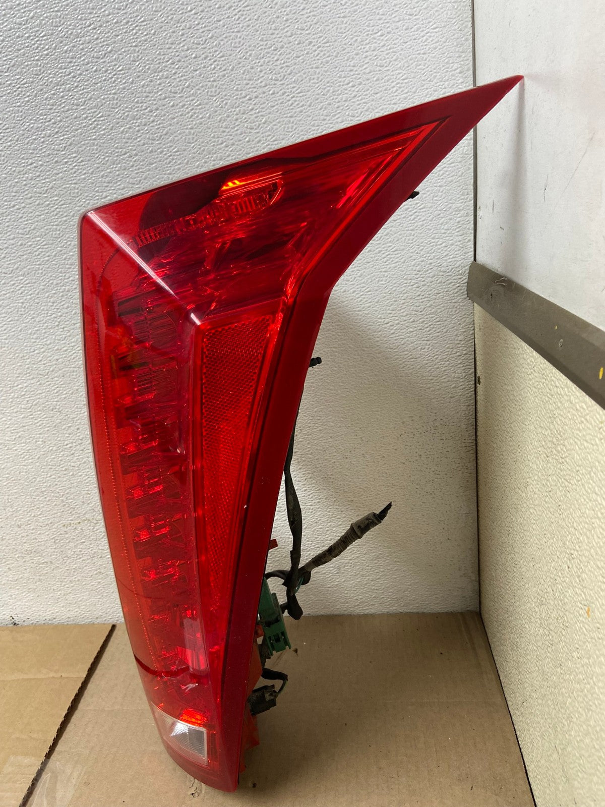 2010 to 2016 Cadillac Srx Right Passenger RH Side Tail Light AG9145 LK2