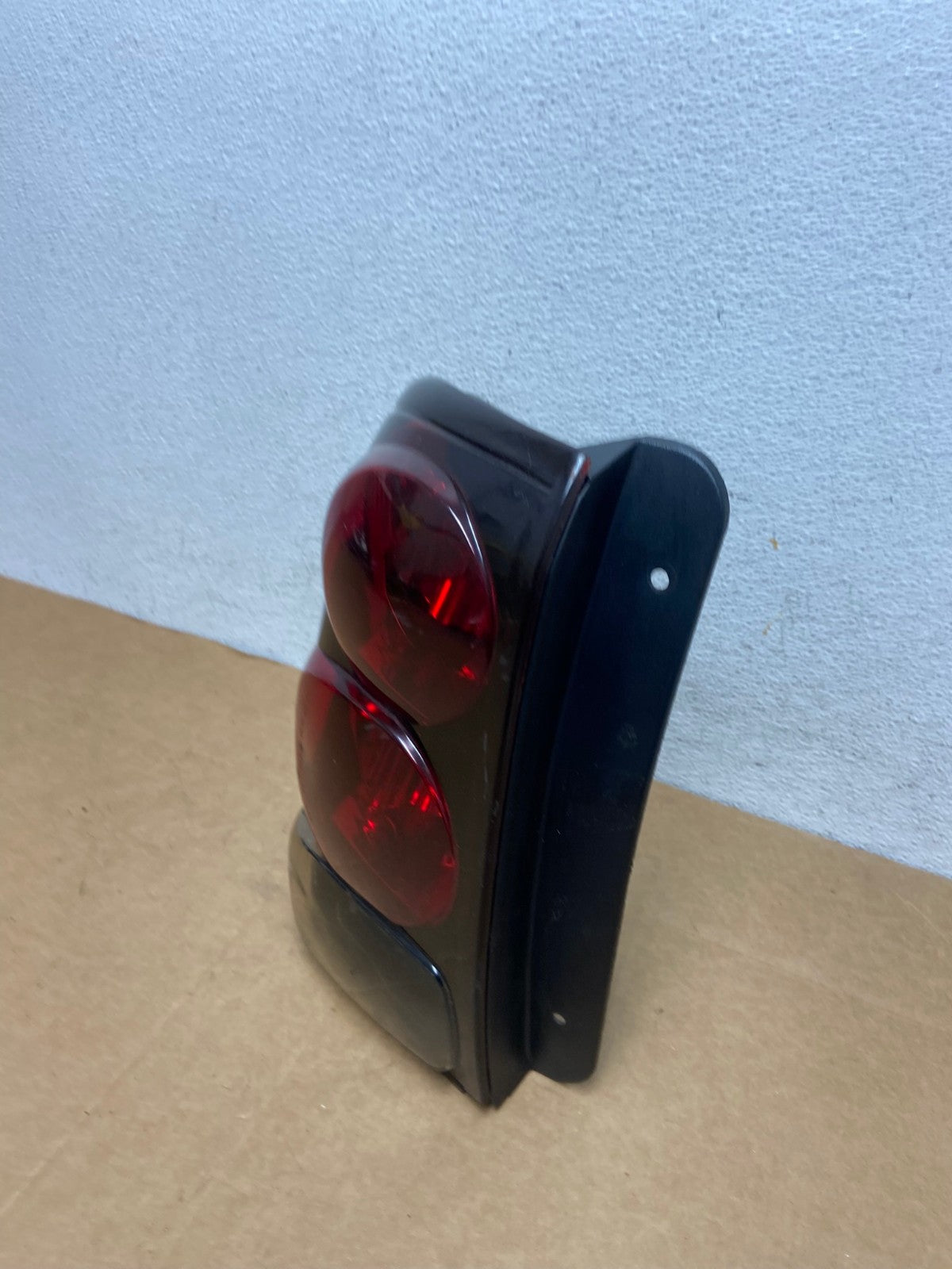 2002 to 2009 Chevrolet Trailblazer Left Driver LH Side Tail Light AD4453 LK1