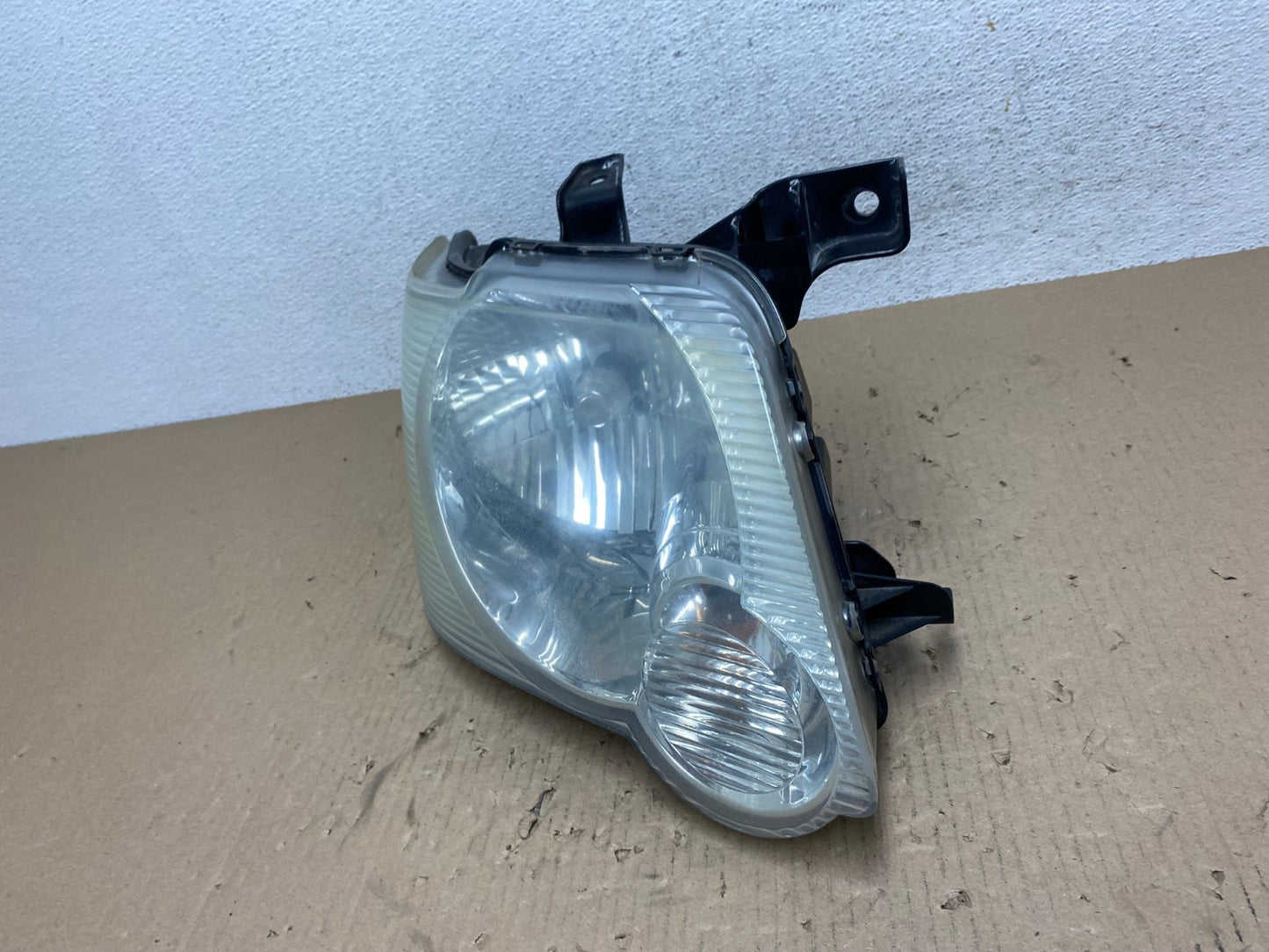 2006 to 2010 Ford Explorer Right Passenger Side Headlight AE8804 LK1