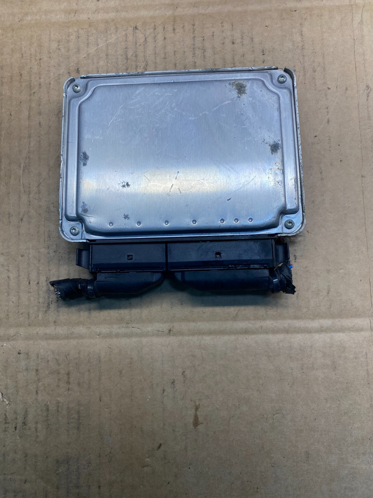 2004 Volkswagen Touareg 4.2L ECM Engine Control Unit ECU OEM AB3978 DG1