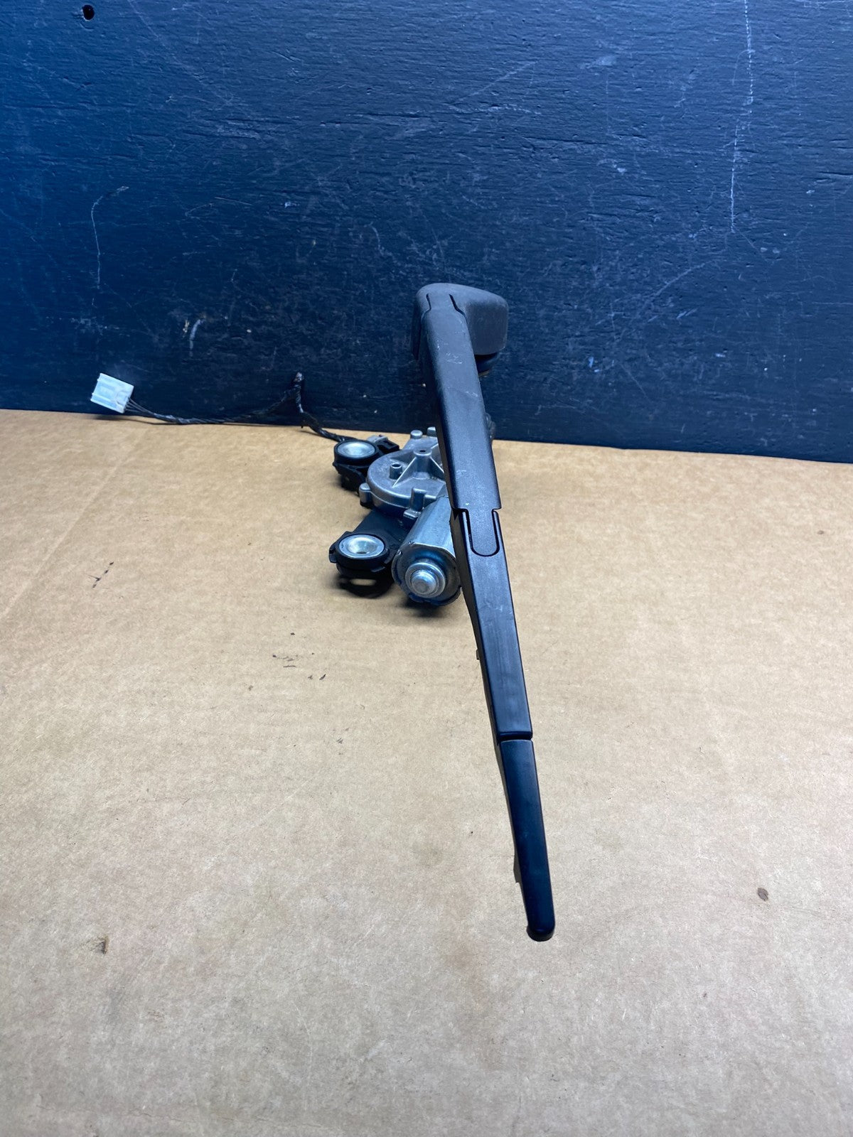2012 to 2014 Ford Focus Rear Windshield Wiper Motor BV61-17K441-AA AD7466 DG2