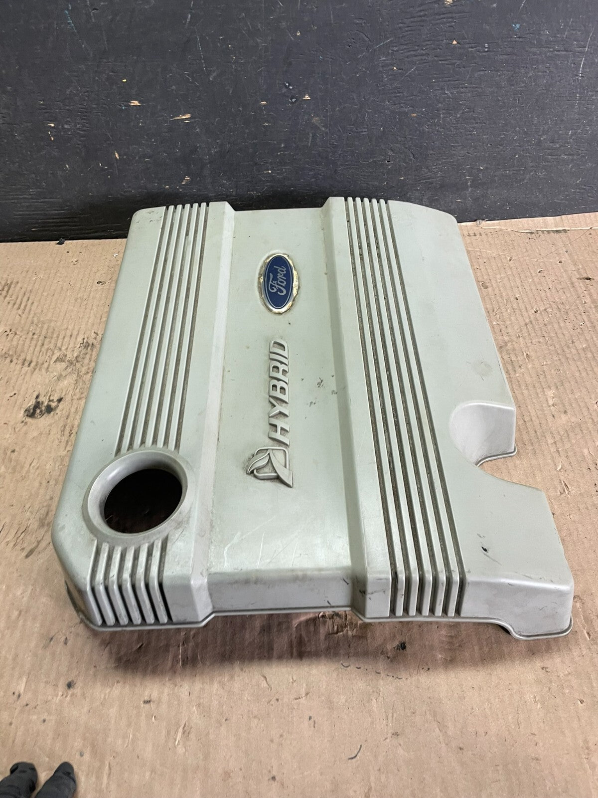 2006 to 2008 Ford Escape Hybrid Engine Motor Cover L9673 DG2