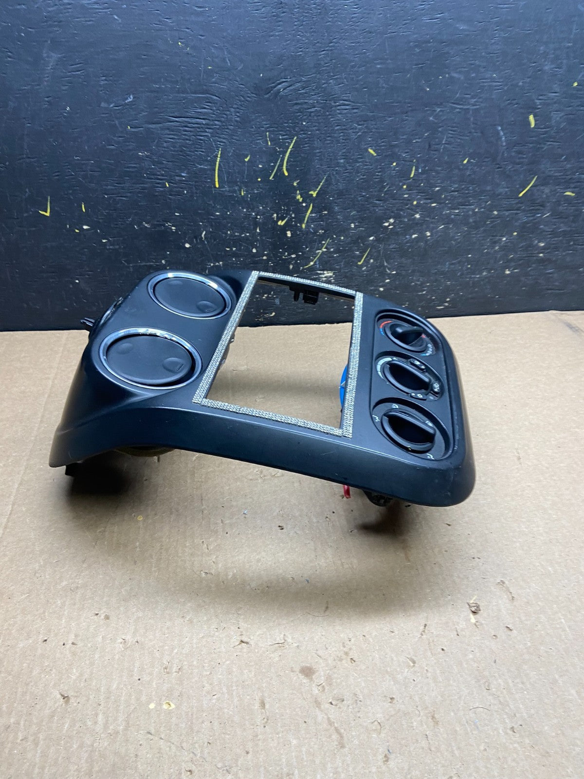 2009-2013 Jeep Patriot Dash Climate Temperature Control Radio Bezel OEM Y2063 DG1