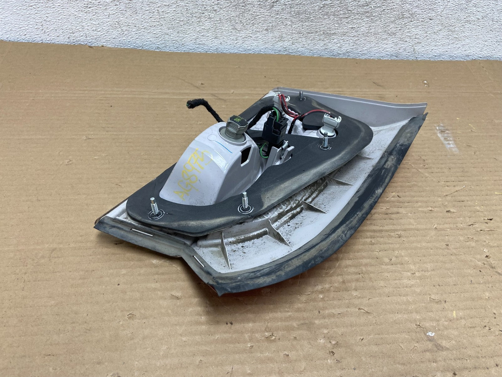 2010 - 2017 GMC Terrain Tail Light Inner Right Passenger Rh AG8976 DW4
