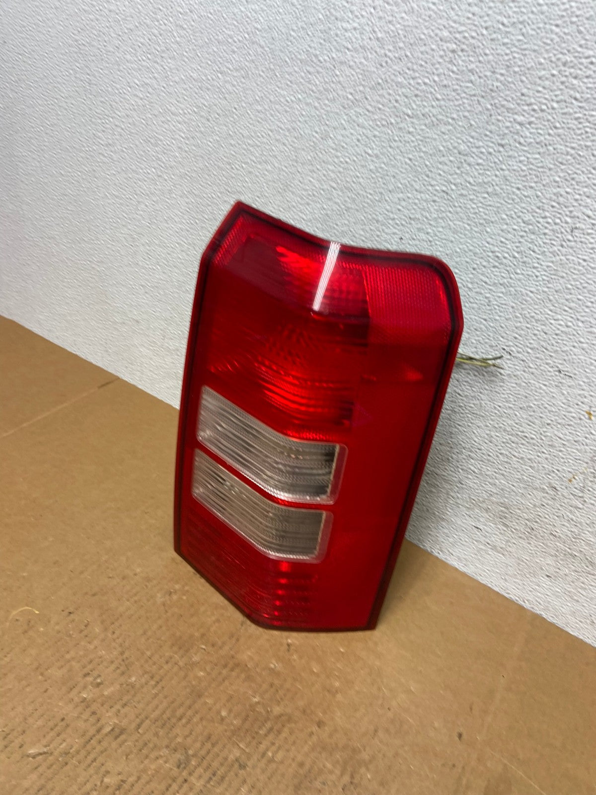 2008-2016 Jeep Patriot Right Passenger Rh Side Tail Light AD9307 LK1