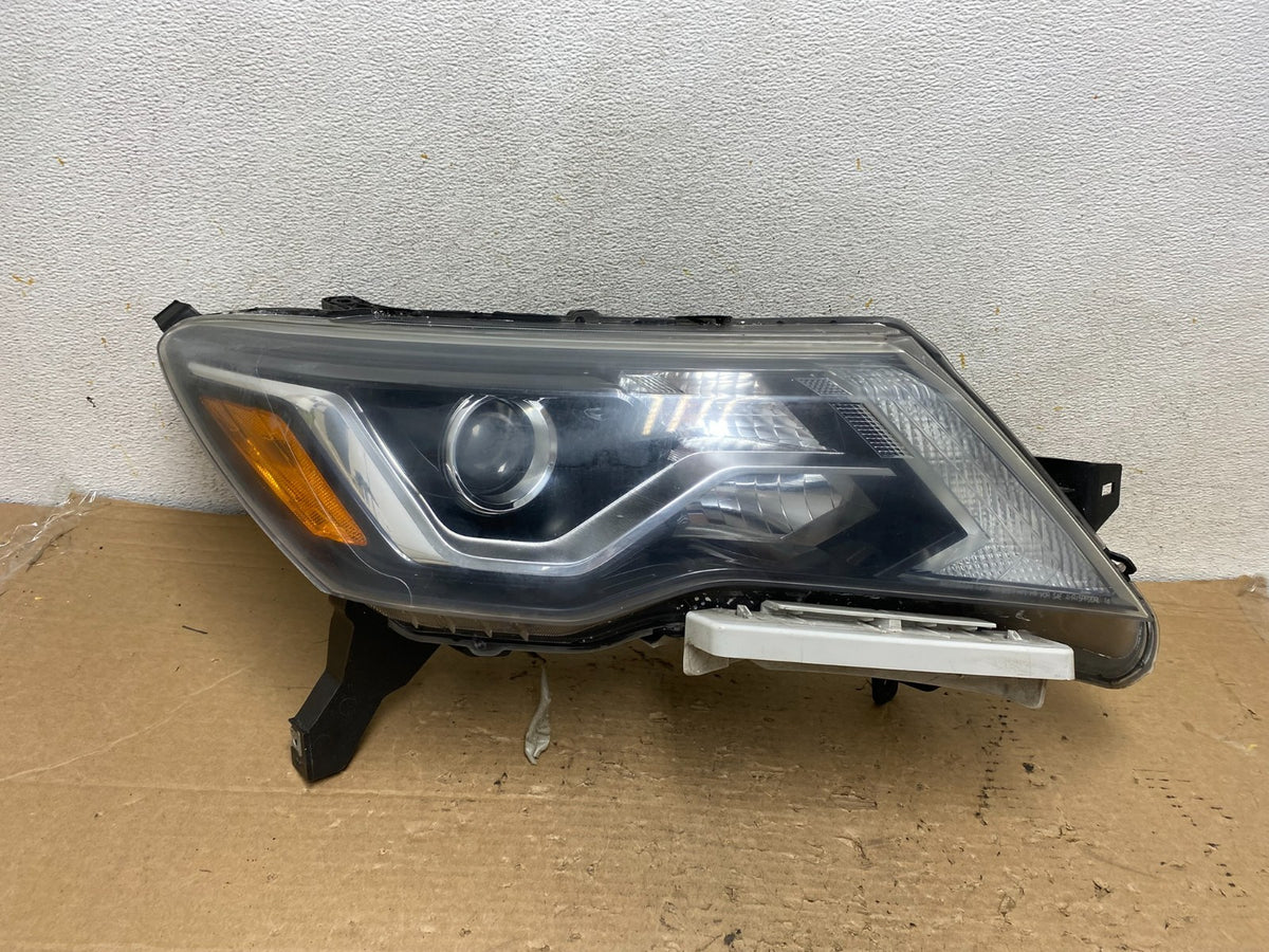 2017 - 2020 Nissan Pathfinder Right Passenger Side Headlight Halogen AH9210 DW0